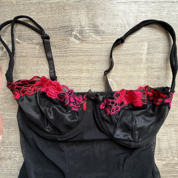 Frederick's of Hollywood Black and Pink Lace Bodysuit XS/S - Picture 2 of 7